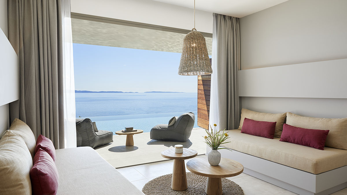 Family Suite 1Bedroom Swim Up Sea View 